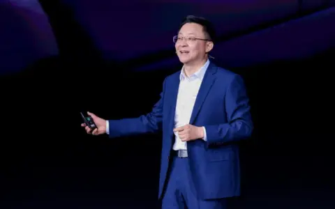 科大讯飞发布端云一体讯飞星火X2.6大模型