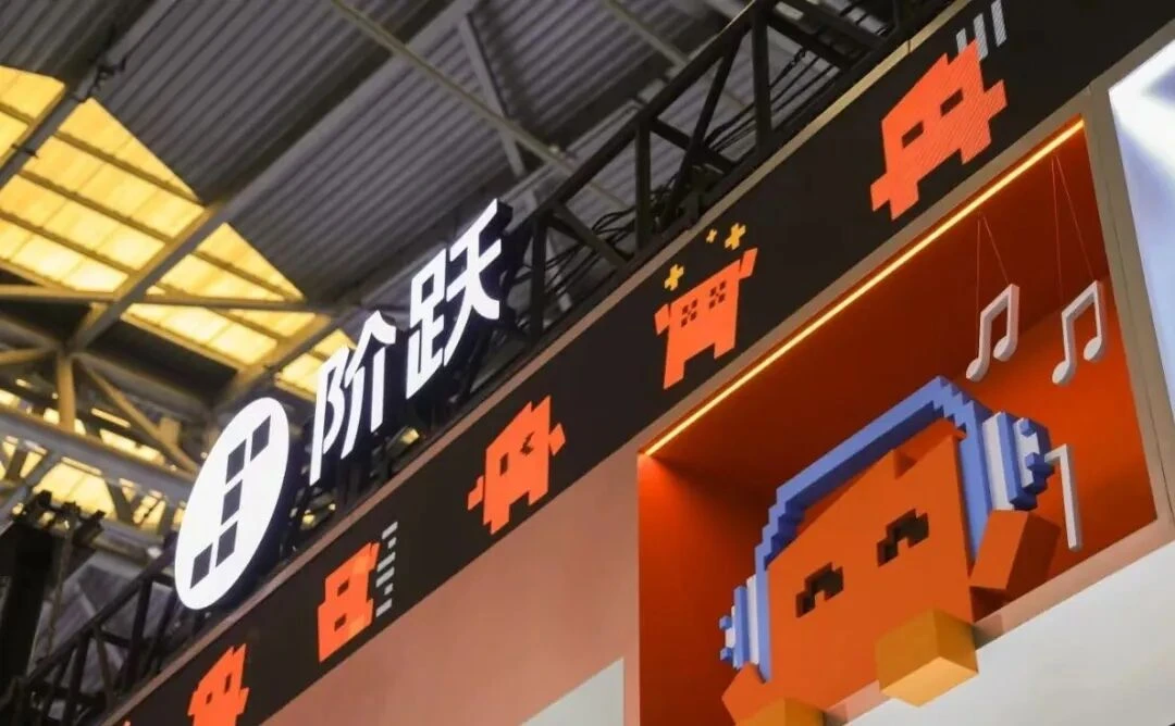 阶跃星辰造手机，一场昂贵的“越界”