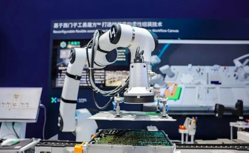 老牌工业巨头,要做机器人背后的“卖铲人”