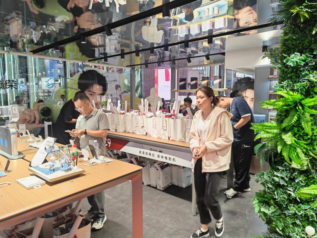 走访一线,看荣耀如何登顶安卓第一