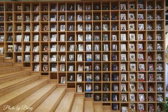 从黑窑洞到时尚大House，死磕80年，中国最大书店卖的不是情怀