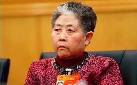 一个丈夫早逝又没文化的摆地摊女人，将老干妈的年销售额做到45亿