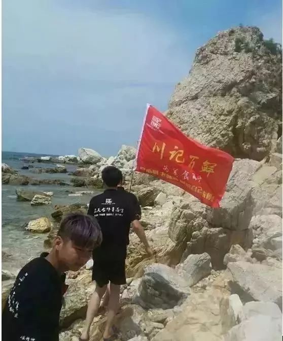 华为高管辞职卖花甲，12平小店年入千万，一年开出了47家店！