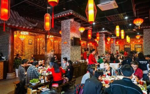 深圳老板开火锅店，利用“免费策略”，月进账141万de套路