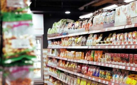刘旷：便利店卷疯了，便利蜂、罗森、易捷“激战”