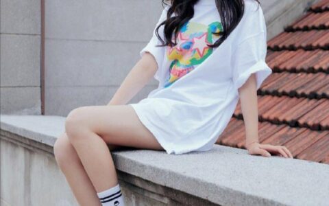 脚踝上竟藏着千亿市场，新店一年涨粉 50 万，杨超越、胡可也入局