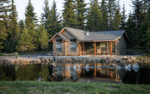 爱彼迎退场，私域如何成为民宿业的“救命稻草”