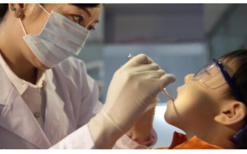 爱康齿科提醒：预防“黑斑”龋齿加重 应及时去口腔医院检查治疗