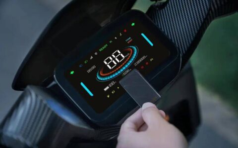 靠“小电驴”暴富，雅迪VS爱玛，谁是电动两轮车“新龙头”？​