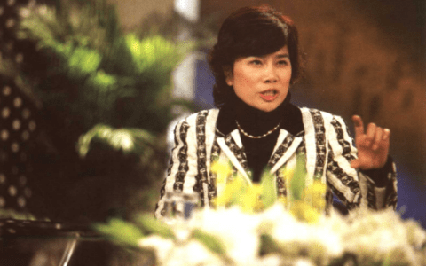 在格力门店卖对手空调，20年前经销商”倒戈“，董明珠如何处理？