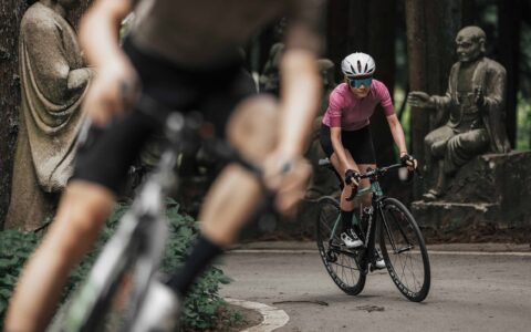 85后骑行迷将爱好做成事业:迭代工厂、年销千万