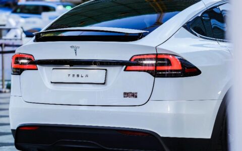 特斯拉“背叛”特斯拉