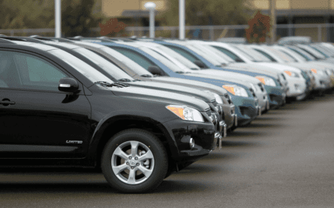 东风系“掀桌子”自救，二手车商狂甩库存，谁慌了？