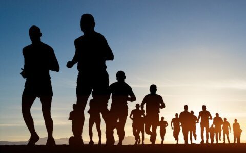 阿迪、耐克跌倒后，李宁、安踏们吃饱了吗？