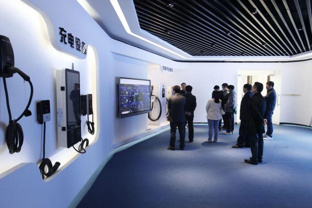 河南速达充电设备有限公司举办充电技术研讨会