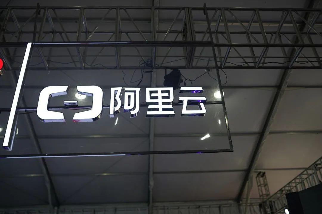 梭哈大模型，阿里云成了跟风者？