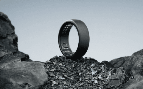 销量超100万只，公司估值170亿元，智能戒指会不会成为风口？