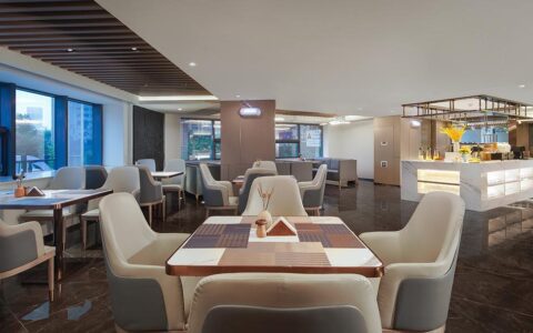 行业低谷期入场，宏昆如何打动“捂紧钱袋”的酒店投资人？