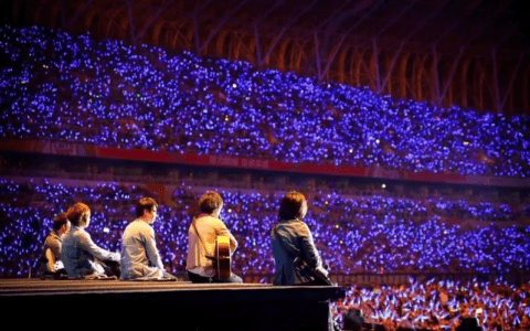 线下演唱会醒了，粉丝的梦却碎了