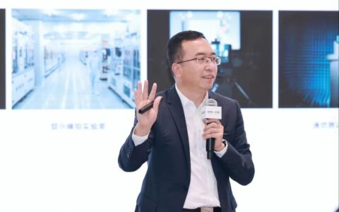 荣耀逆周期：一次抢滩、一场加码与一种生存法则