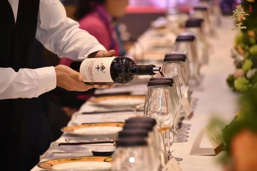 舌尖上的“丝路情缘”：中亚峰会上，国宴美食、美酒背后的渊源