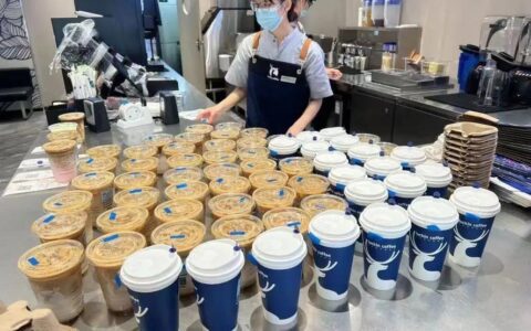 后万店时代，瑞幸越来越像蜜雪冰城