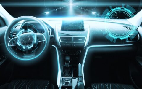 试点“车内无人”、融资回暖，Robotaxi距离上路更近一步