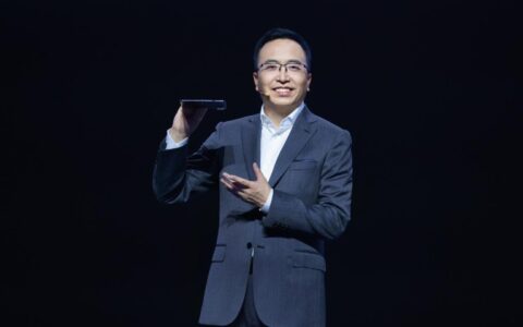 荣耀需要“iPhone时刻”