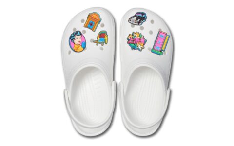 从亏损近2亿到「洞门永存」，Crocs的丑鞋翻身仗