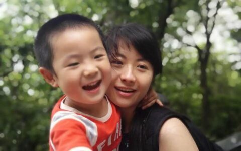 巨头3年亏损上亿元，她为何能用300万做成品类第一？