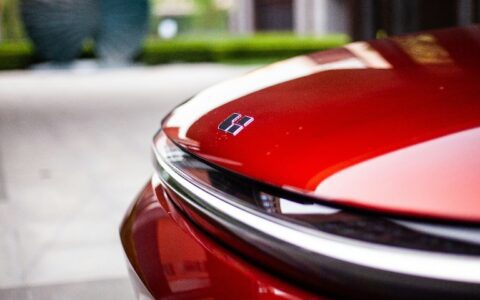 理想卖疯了，但它还不能放松警惕