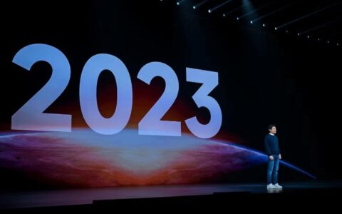 雷军不做选择题，小米闯过生死之战