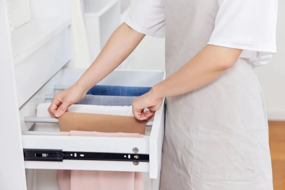 从服务零售额被纳入消费整体数据，看本地生活的稳增长价值