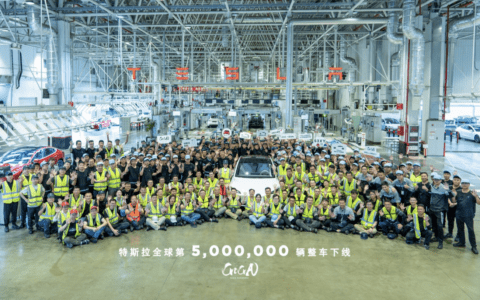 特斯拉全球第500万辆整车下线！是来自上海超级工厂的Model 3焕新版！