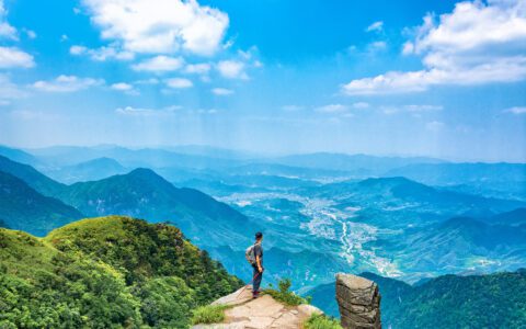 为了避开“旅游刺客”，年轻人开始在小红书“听劝”？