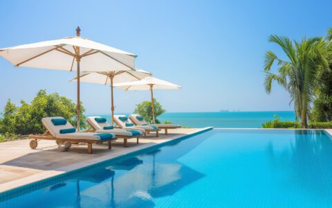 又一“地产系”酒店出事，实控方深圳万润旅游深陷债务危机