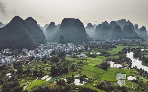 让幸福乡村传递-2049投资集团再下一村