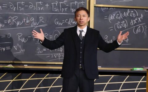 跟随张朝阳跨年：与爱因斯坦碰撞于时空隧道