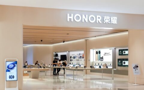 被罗永浩质疑抄袭，荣耀急需拥有技术优势