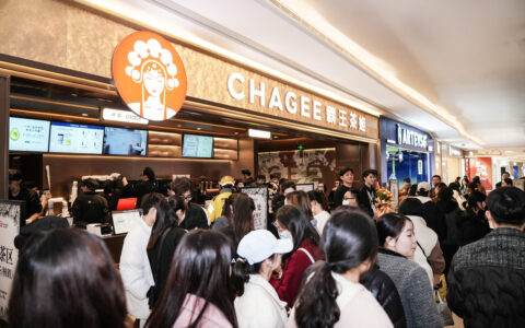 从霸王茶姬进长沙背后，看见三个茶饮新趋势