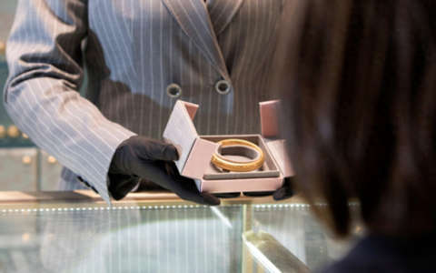 抓住这一代挑剔的消费者，从一名导购开始