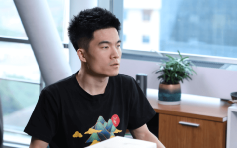 东方甄选股价跌近5%，董宇辉做错了什么？