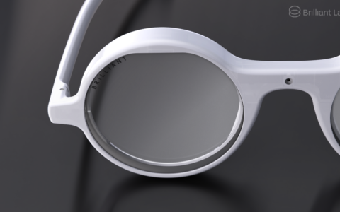 AI硬件，距离iPhone时刻仅一步之遥？