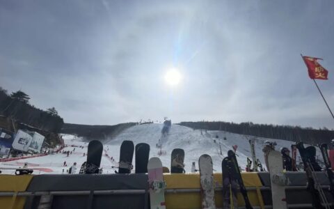 三月不“封板”，万亿冰雪产业继续“滚雪球”