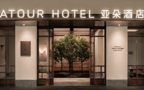 亚朵发布2023年财报：营收净利同比增长超100%，新开业门店超额完成目标