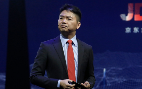 豪掷10亿，请出“AI刘强东”站台，京东直播这次成了？