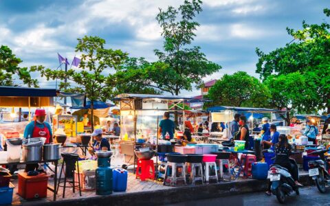 J人与P人的较量，正定夜市提前赢了