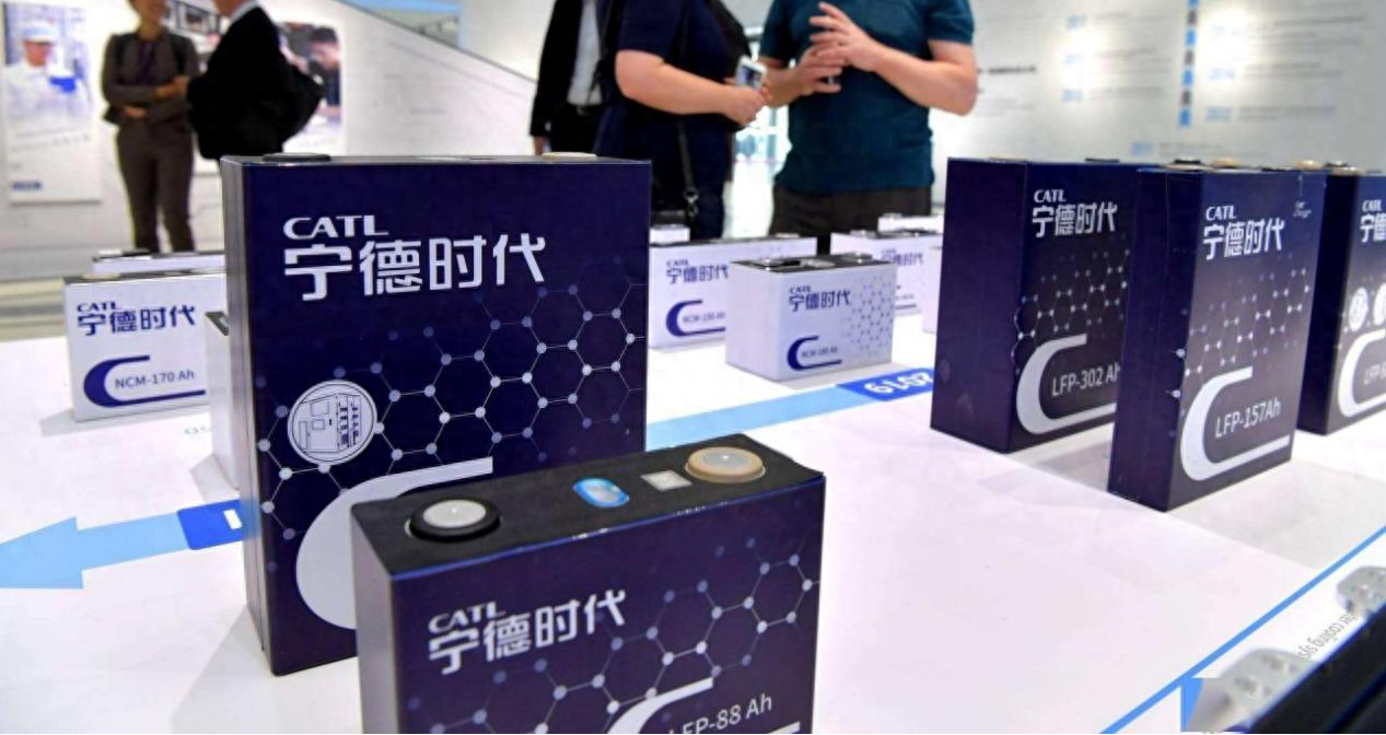 国人896，外籍请随意，谁在为宁德时代「奋斗百天」？