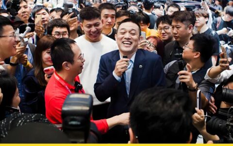 蔚来生病，李斌求药短视频