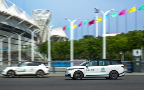 萝卜快跑承受的“冤与怨”